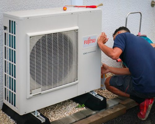 66f83db717c312a655a167c6_66d47541bcf814e7a78d74cd_installation pompe à chaleur unité extérieure